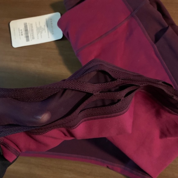 *SOLD* Fabletics NWT Salar Statement Powerhold- Sm - Picture 4 of 7